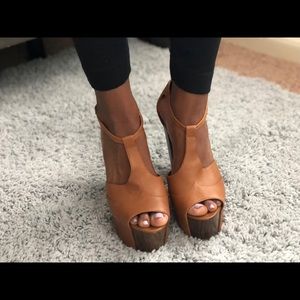 Brown Jessica Simpson heels